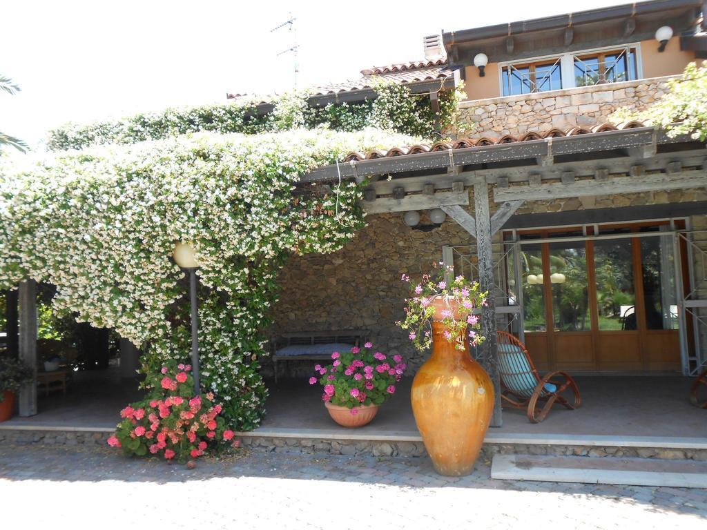 All'Ombra Del Palmeto Taranto Exterior photo
